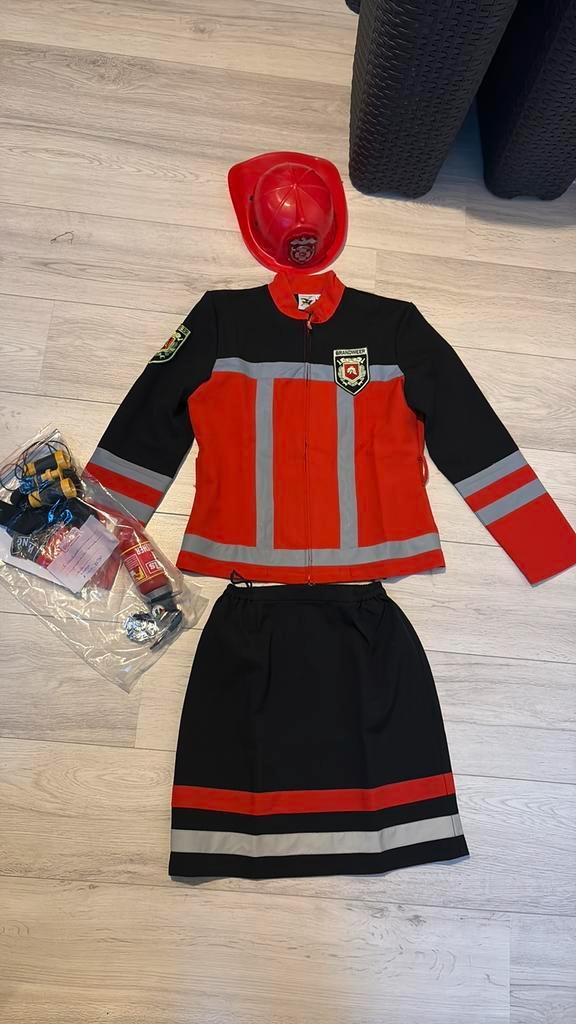 Brandweervrouw dames mt 36 compleet +accessoires, Kleding | Dames, Carnavalskleding en Feestkleding, Zo goed als nieuw, Kleding