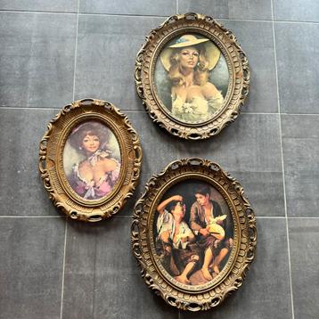 Set van 3 vintage ovale schilderijen in baroklijst beschikbaar voor biedingen
