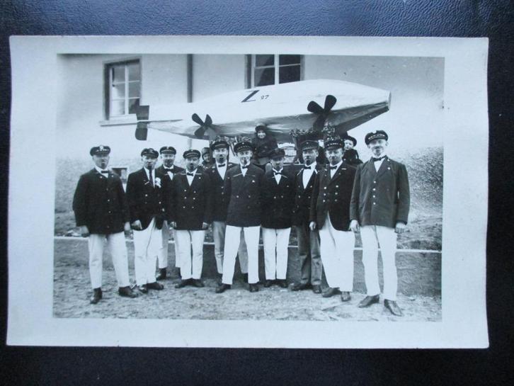 Postkaart Zeppelin - Heren verkleed als Hugo Eckener, Verzamelen, Ansichtkaarten | Themakaarten, 1920 tot 1940, Politiek en Historie
