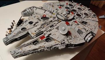 Millennium Falcon compatibel met 75192 incl muurbeugel beschikbaar voor biedingen