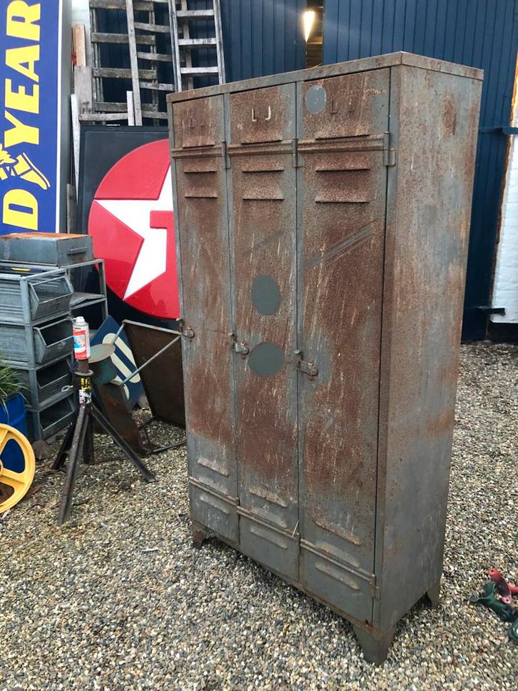 Stoere authentieke franse lockerkast oude diamantslijperij, Huis en Inrichting, Kasten | Lockerkasten, Gebruikt, Ophalen