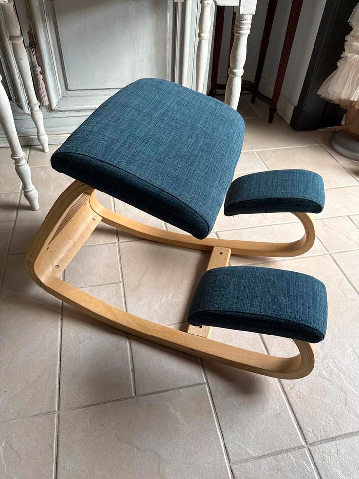 Ergonomische kniestoel – perfecte houding, topstaat, Huis en Inrichting, Stoelen, Zo goed als nieuw, Eén, Hout, Blauw, Ophalen of Verzenden