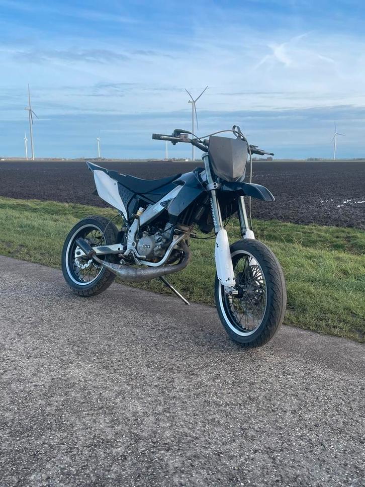 Derbi drd pro sm 2006 (waardepeiling), Fietsen en Brommers, Brommers | Derbi, Zo goed als nieuw, Ophalen