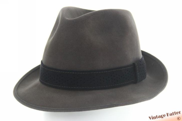 Vintage Gleufhoed Wegener grijs geborsteld vilt 56,5, Kleding | Heren, Hoeden en Petten, Gedragen, Hoed, 57 cm (M, 7⅛ inch) of minder