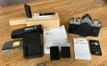 Nikon Z fc + extra accu + smallrig grip ZGAN beschikbaar voor biedingen