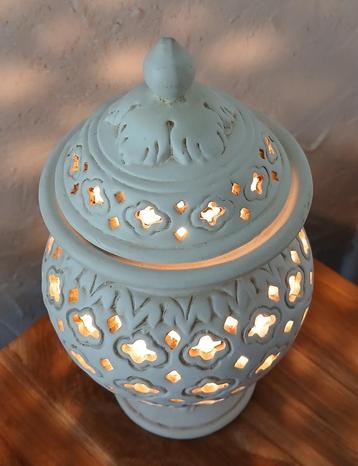 Vintage Witte Aardewerk Lamp Aziatische Stijl beschikbaar voor biedingen
