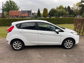 Ford Fiësta 1.25 44KW 5DR 2010 Wit beschikbaar voor biedingen