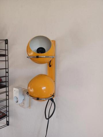 Space age eyeball wandlamp. beschikbaar voor biedingen