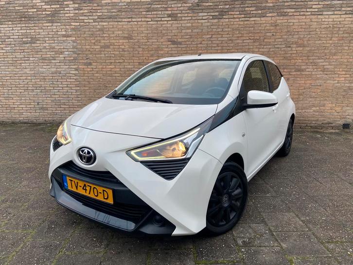 Toyota Aygo 1.0 Vvt-i 72pk 5D 2018 Wit (NL auto), Auto's, Toyota, Particulier, Aygo, ABS, Achteruitrijcamera, Airbags, Airconditioning