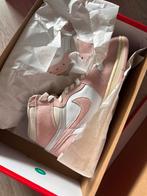 Nieuwe Air Jordan 1 Retro maat 42, Ophalen of Verzenden, Nieuw, Roze, Sneakers of Gympen