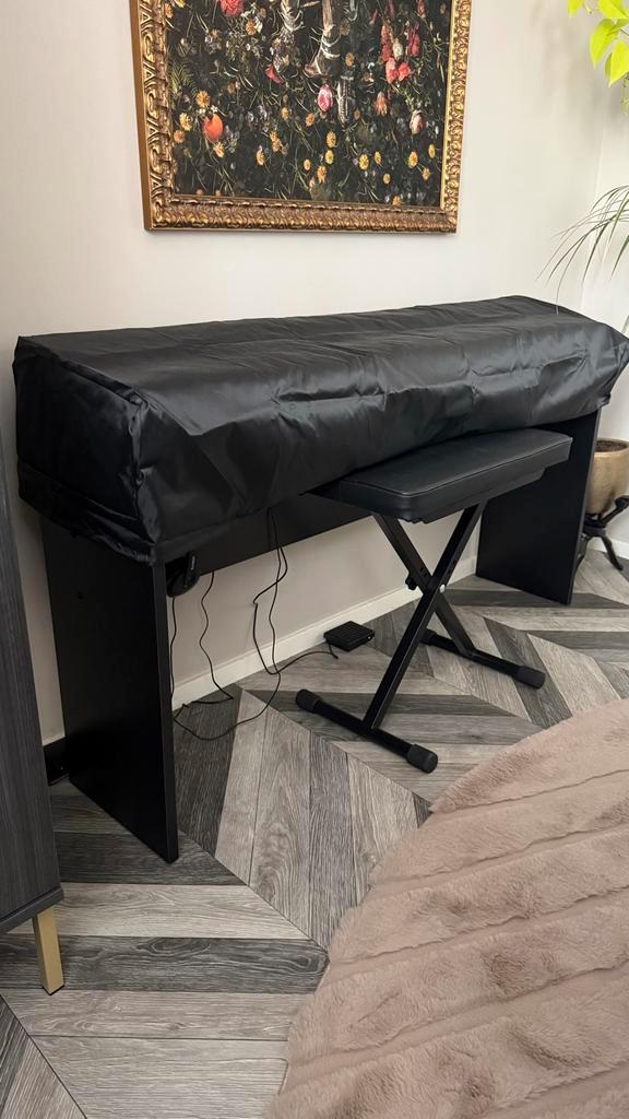 Keyboard met 88 toetsen + accessoires, Muziek en Instrumenten, Keyboards, Zo goed als nieuw, 88 toetsen, Overige merken, Met standaard