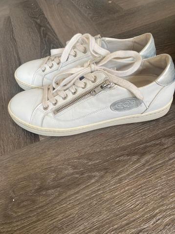 Dames sneakers, merk AQA maat 41, off white… beschikbaar voor biedingen