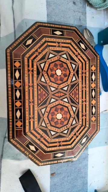 Juwelendoosje met Marqueterie Patroon beschikbaar voor biedingen