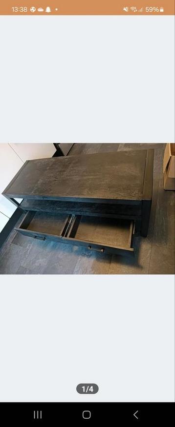 Zeer nette echt houten tv meubel.