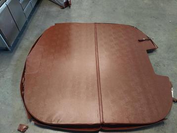 Geisoleerde cover tbv outdoor spa / jacuzzi met uitsparing v beschikbaar voor biedingen