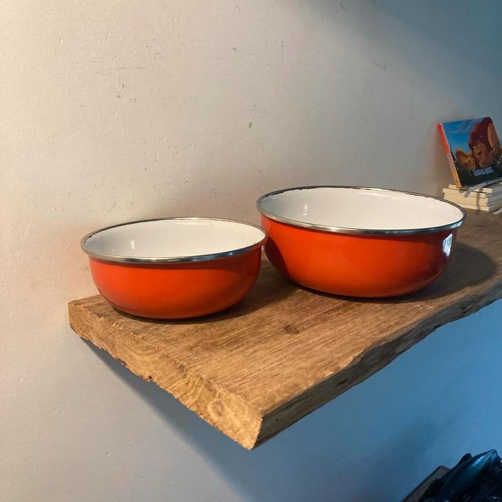 2 Rode Emaille Schaaltjes - Vintage Keuken, Antiek en Kunst, Curiosa en Brocante, Ophalen of Verzenden