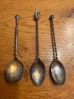 3 antieke lepeltjes verzilverd gedraaid steel koffieboon bol, Ophalen of Verzenden