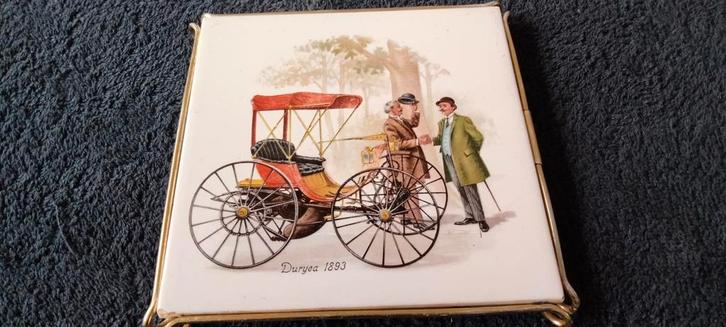 Tegel onderzetter Charles en Frank duryea 1893, Huis en Inrichting, Woonaccessoires | Onderzetters, Gebruikt, Glas of Kopje, Ophalen of Verzenden