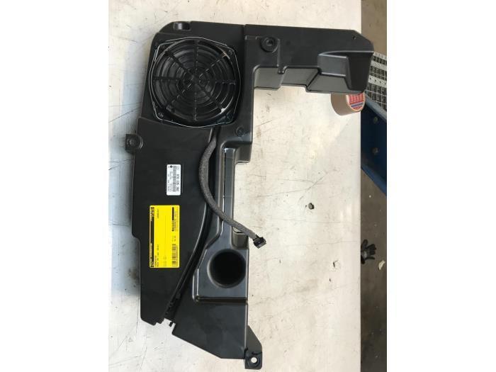 Subwoofer van een Audi A5, Auto-onderdelen, Elektronica en Kabels, Audi, Gebruikt, 3 maanden garantie, Ophalen of Verzenden