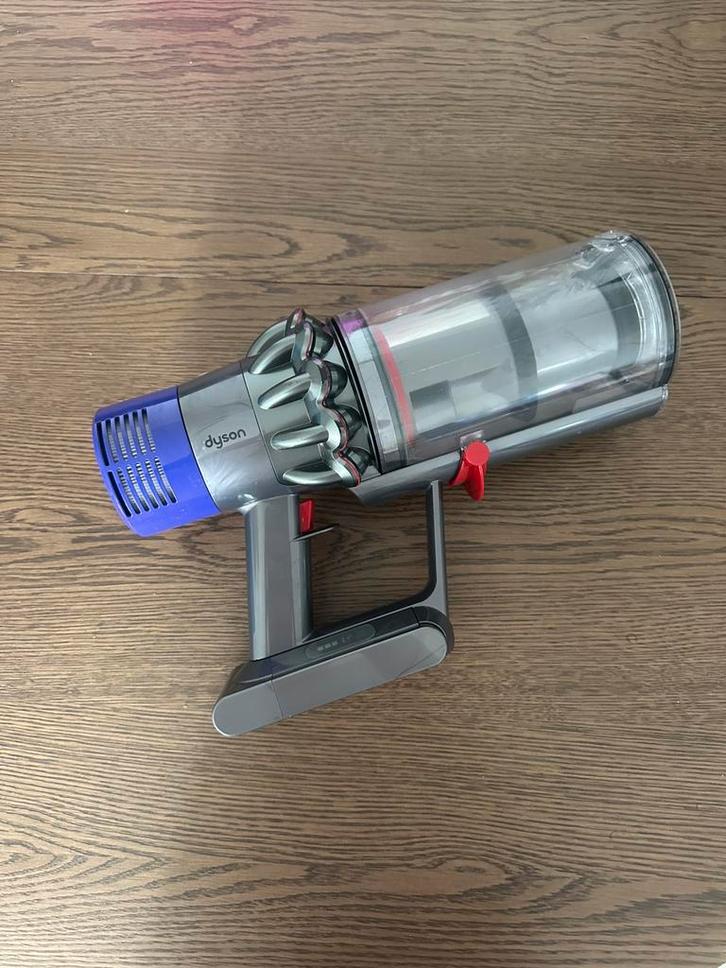 Dyson Cyclone V10 Absolute – volledige set, Witgoed en Apparatuur, Stofzuigers, Zo goed als nieuw, Ophalen of Verzenden