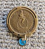 Oude medaille speld ANWB VVV Landelijke fietsdag 1974, Ophalen of Verzenden, Overige materialen, Nederland