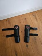 Kickboks - Been beschermers - Merk Twins - Maat S, Ophalen, Overige, Vechtsportbescherming, Zo goed als nieuw