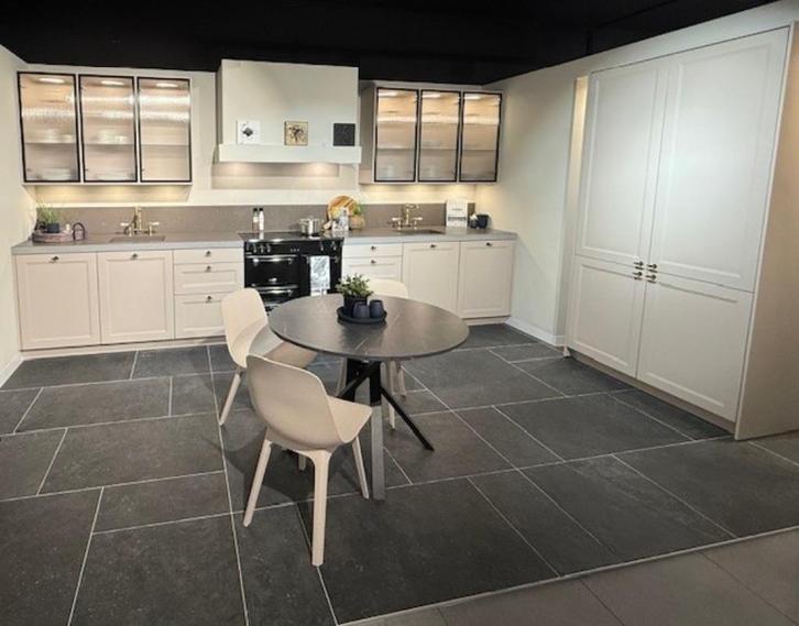 Klassieke keuken Kashmir met kader deurtje, Huis en Inrichting, Keuken | Complete keukens, Nieuw, Dubbelwandige keuken, Overige kleuren