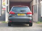 Ford Focus Wagon 1.0 Trend Automaat NAV, Stoel verw, Parkeer, Auto's, Gebruikt, Euro 6, Grijs, 3 cilinders