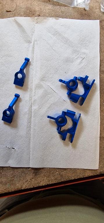 Metalen steering blocks traxxas beschikbaar voor biedingen