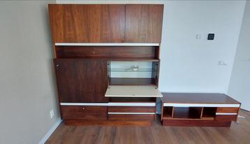 Vintage Wandmeubel Jaren 60/70 beschikbaar voor biedingen