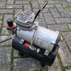 Mini Compressor - Ideaal voor Airbrush!, Doe-het-zelf en Verbouw, Compressors, Mobiel, Gebruikt, Ophalen of Verzenden, Minder dan 200 liter/min