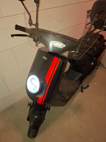 Elektrische Snorscooter NIU MQI+ beschikbaar voor biedingen