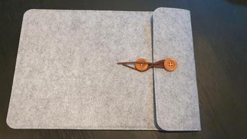 
Stijlvolle grijze vilten documentmap / laptop sleeve met ho beschikbaar voor biedingen
