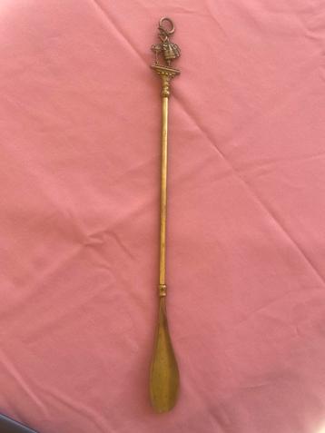 Schoenlepel Peerage uit England beschikbaar voor biedingen