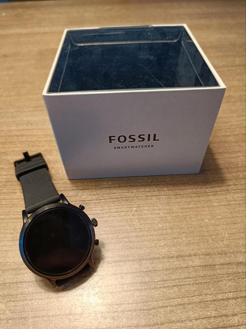 Smartwatch Fossil, Sieraden, Tassen en Uiterlijk, Smartwatches, Zo goed als nieuw, Android, Zwart, Ophalen of Verzenden