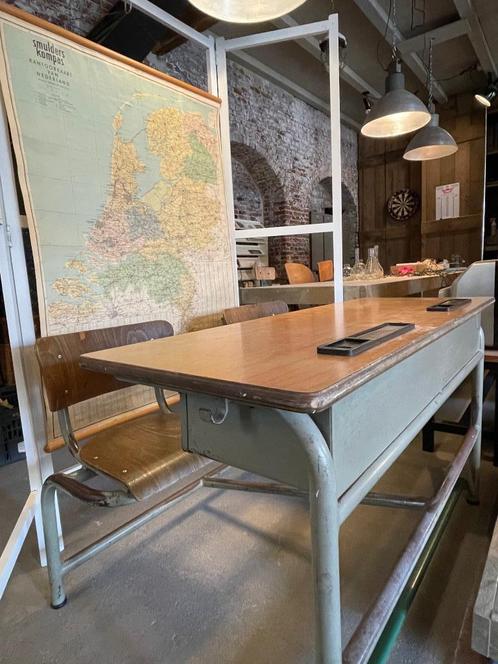 Prachtig vintage schoolbankje 2-zits, Antiek en Kunst, Curiosa en Brocante, Ophalen