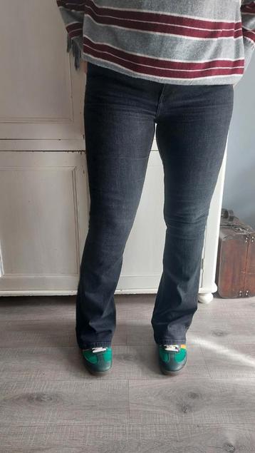 Zara high waist flared jeans 44 beschikbaar voor biedingen