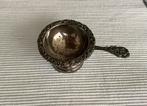 Theezeefje met lekbakje HH 90, Antiek en Kunst, Antiek | Goud en Zilver, Ophalen of Verzenden, Zilver