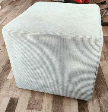 Gezocht woood hocker poef groen beschikbaar voor biedingen