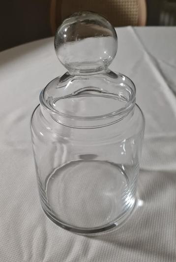 Mooie glazen (voorraad) pot met deksel beschikbaar voor biedingen