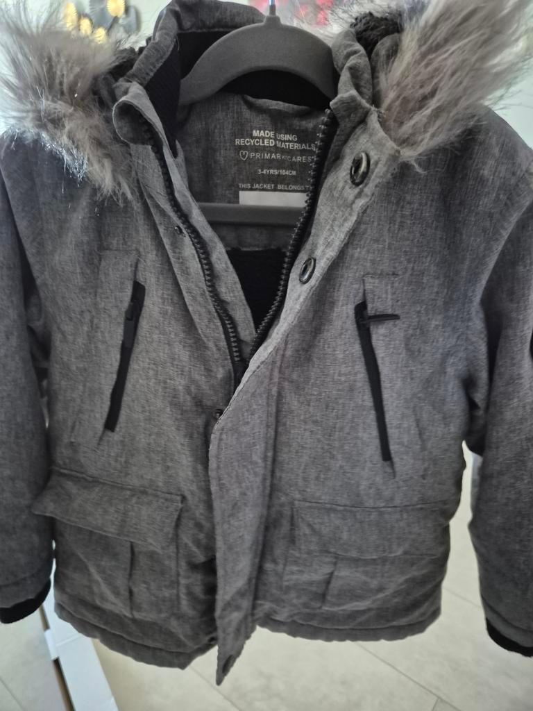 Winterjas maat 104, Kinderen en Baby's, Kinderkleding | Schoenen en Sokken, Overige typen, Ophalen of Verzenden, Zo goed als nieuw