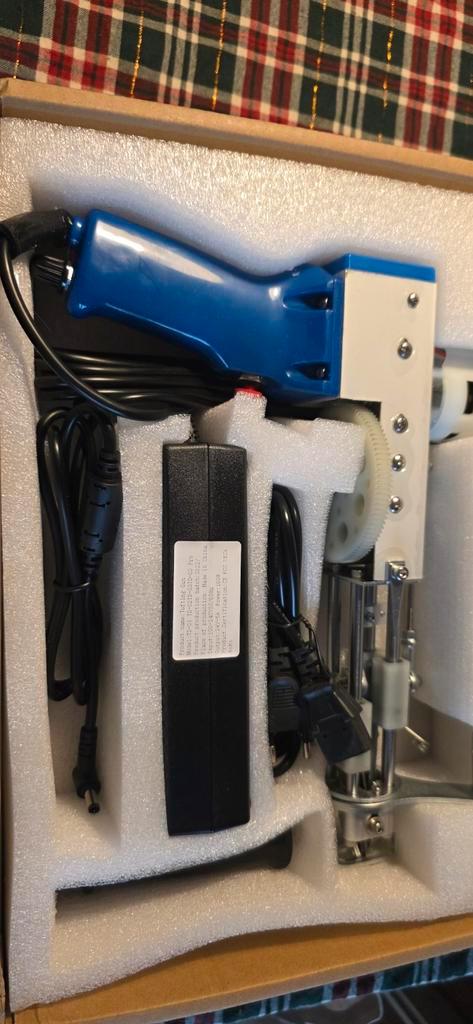 Tufting Gun - Nieuw in doos!, Hobby en Vrije tijd, Naaimachines en Toebehoren, Nieuw, Naaimachine, Overige merken, Industrieel