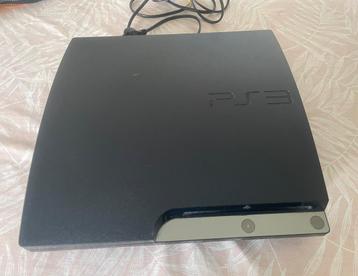 PS3 + 2 controllers beschikbaar voor biedingen