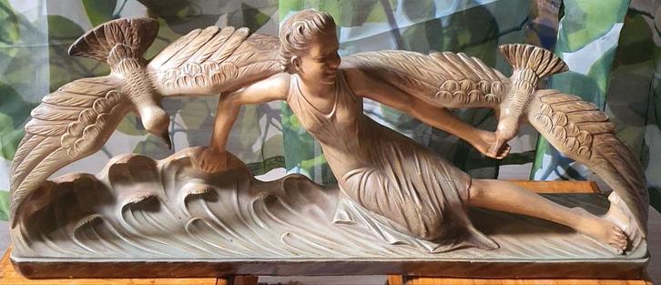 Zeer mooi beeld van een vrouw en 2 vogels erg groot zwaar, Antiek en Kunst, Kunst | Beelden en Houtsnijwerken, Ophalen of Verzenden