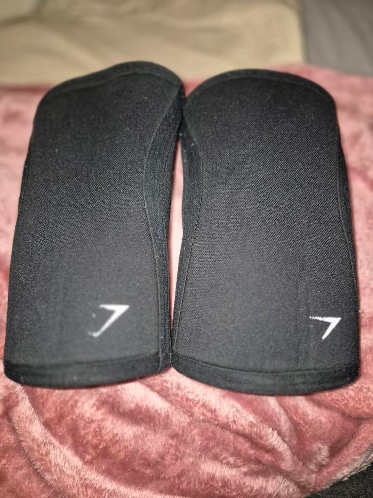 Gymshark Knee Sleeves - Maat L - Zwart, Sport en Fitness, Ophalen of Verzenden, Zo goed als nieuw, Benen, Overige typen
