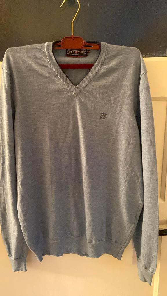 Riverwoods lichtblauwe v neck trui m l wol origineel, Kleding | Heren, Truien en Vesten, Zo goed als nieuw, Blauw, Verzenden