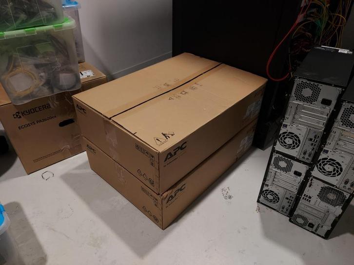 APC Smart-UPS On-Line SRT72 Extern Batterij Pakket, Computers en Software, Noodvoedingen (UPS), Nieuw, Ophalen of Verzenden