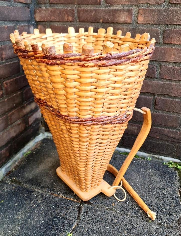 Plukmand druivenmand fruitmand riet nostalgisch goede staat, Huis en Inrichting, Woonaccessoires | Schalen en Manden, Gebruikt