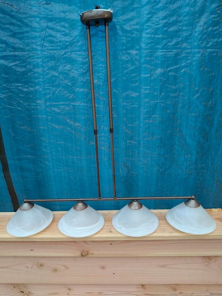 Hanglamp met 4 glazen kappen, Huis en Inrichting, Lampen | Hanglampen, Gebruikt, 75 cm of meer, Glas, Metaal, Ophalen