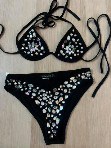 Bikini zwart met steentjes beschikbaar voor biedingen
